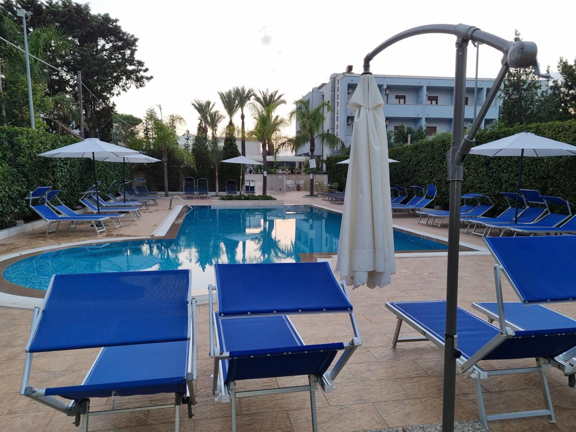 Hotel Costa Azul 발레스트라테 외부 사진